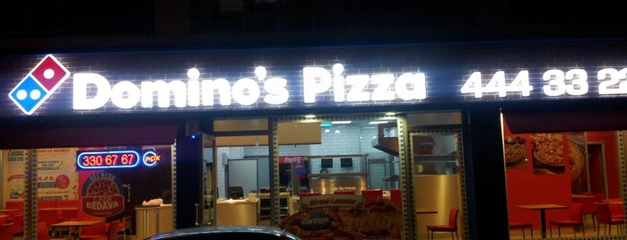 Domino's Pizza is one of Tempat yang Disimpan Alya.