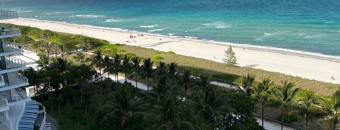 Lido Restaurant and Champagne Bar at The Surf Club is one of Miami to do.