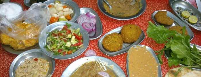 فول و فلافل عبدالله ( شبرا -دمنهور) is one of food&cafe.