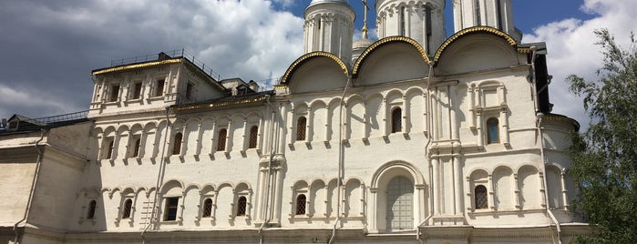 Church of the Twelve Apostles and Patriarch's Palace is one of World Heritage.