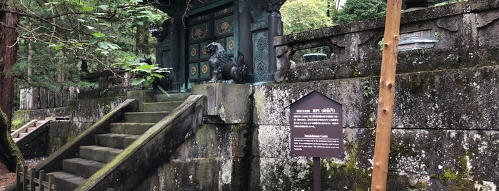 鋳抜門 is one of World Heritage.