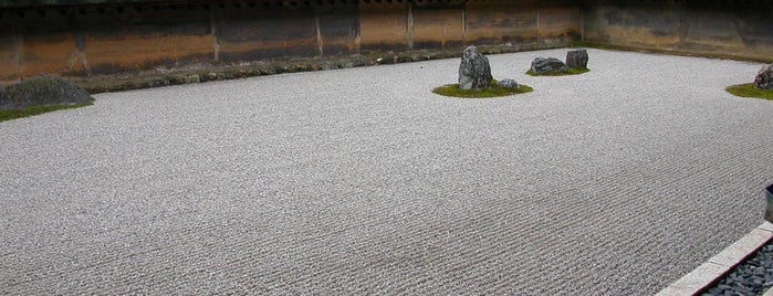 Ryoan-ji is one of World Heritage.