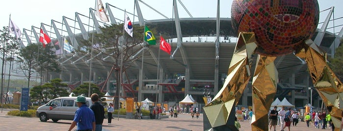 울산문수축구경기장 is one of Soccer Stadium.