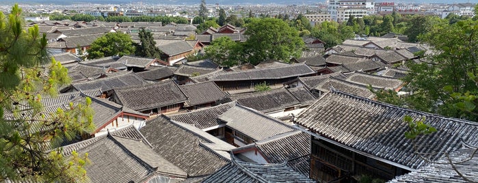 Lijiang Old Town is one of World Heritage.