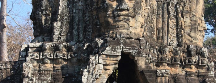 Angkor Thom South Gate is one of World Heritage.