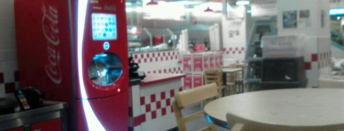 Five Guys is one of Best Fast Food in Milwaukee Area.