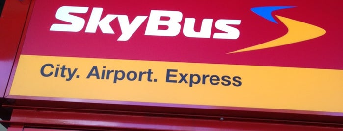 SkyBus T1 Bus Stop is one of สถานที่ที่ Scooter ถูกใจ.