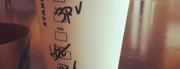 Starbucks is one of Lieux qui ont plu à Brad.