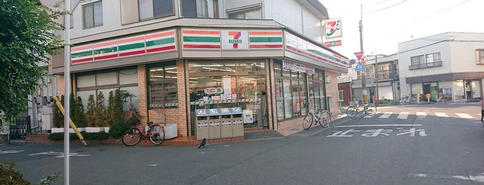 7-Eleven is one of Orte, die jun200 gefallen.