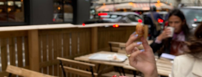 Boulangerie Jean Noël Julien is one of Paris 2017-2018.