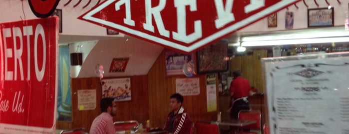 Cafe Restaurante Trevi is one of Samanta'nın Beğendiği Mekanlar.