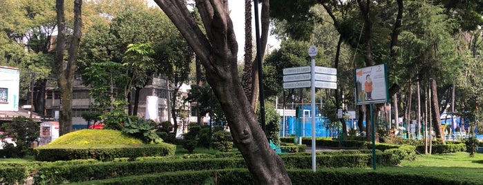 Parque de la Postal is one of Con los pekes.