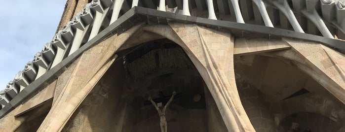 Cripta de la Sagrada Família is one of Tanyaさんのお気に入りスポット.
