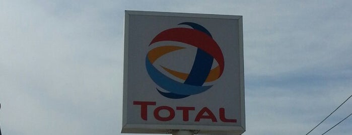 TOTAL is one of Lieux qui ont plu à Devrim.