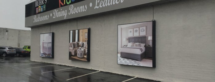One Ten Home Furnishings is one of Locais curtidos por Scott.