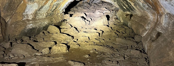 Mammoth Caves is one of Utah.
