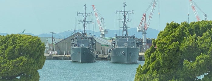 緑の島 is one of 函館2012.