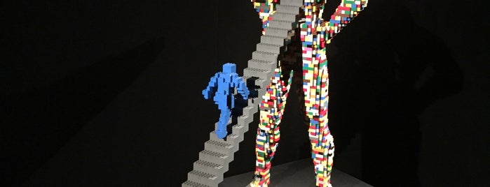 The Art of the Brick is one of Lugares favoritos de Aline.