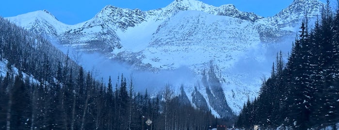 Rogers Pass is one of Mountains.