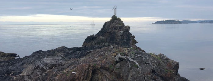 Cape Roger Curtis Lighthouse is one of Tempat yang Disukai Anastasia.