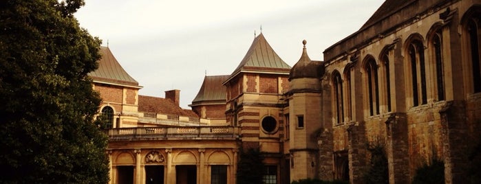 Eltham Palace and Gardens is one of 2 for 1 offers (train).