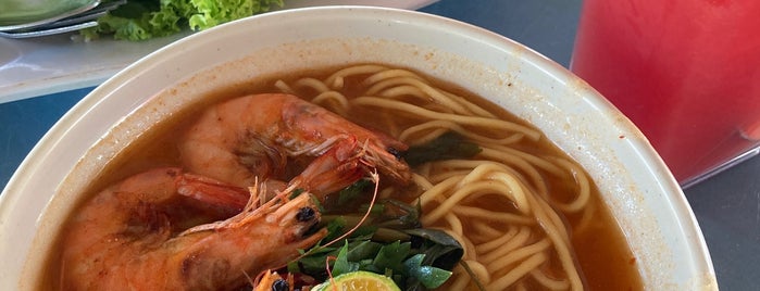 Warung Mee Udang Galah Tanjung Tualang is one of makan2 perak.