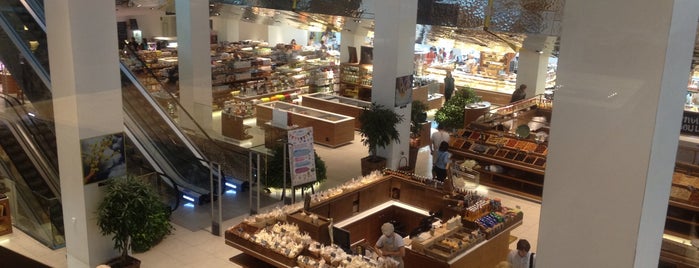 Tsvetnoy Central Market is one of Moscow New Wave.