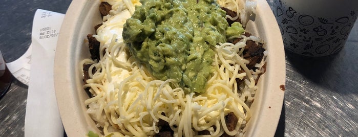 Chipotle Mexican Grill is one of The 13 Best Places for Nachos in Mississauga.