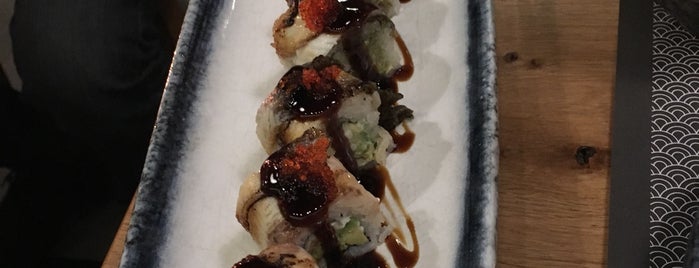 Nakama Casual Sushi Bar is one of Lugares favoritos de L.