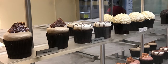 More Cupcakes is one of The 15 Best Places for Cupcakes in Chicago.