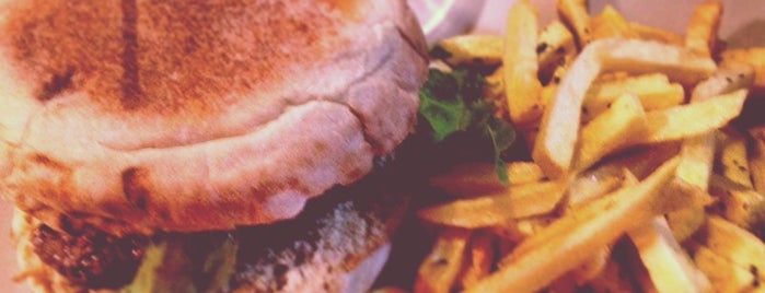 Hamburgueria T5 is one of Sítios.