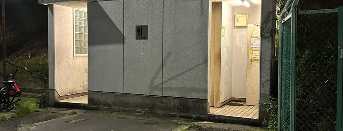 飛田新地公衆トイレ is one of 好きなものは好きだからしょうがない！その4.