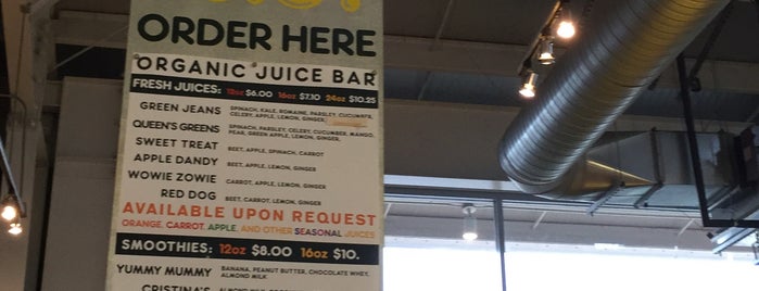Juicy Juice & Salad Bar is one of Napa.