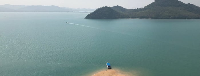 Koh Nork is one of สถานที่ที่ Jeff ถูกใจ.