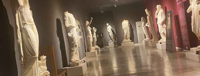 Antalya Müzesi is one of ANTİK KENTLER.