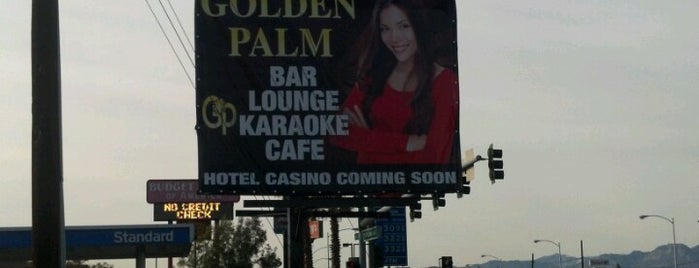 Golden Palm Hotel is one of Orte, die Yasmin gefallen.