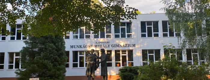 Munkácsy Mihály Gimnázium is one of Szűkebb Hazám.