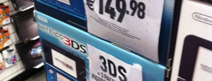 Game Stop is one of Centro Commerciale.