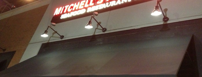 Mitchell's Fish Market is one of Restaurants Tried.