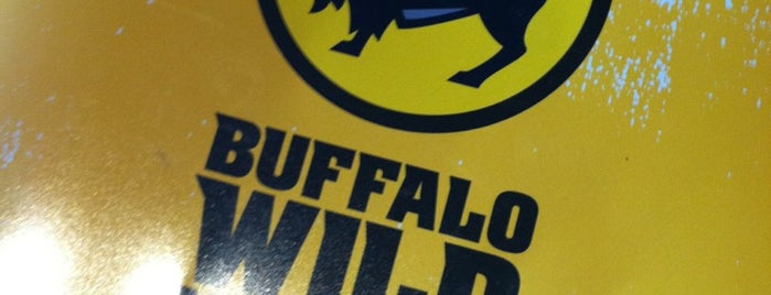 Buffalo Wild Wings is one of Lugares favoritos de Kat.