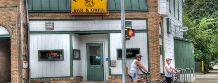 Harmony Bar & Grill is one of Megan's Saved Places.
