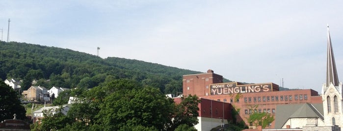 Pottsville PA is one of Clementineさんのお気に入りスポット.