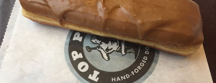 Top Pot Doughnuts is one of Posti che sono piaciuti a Daniel.