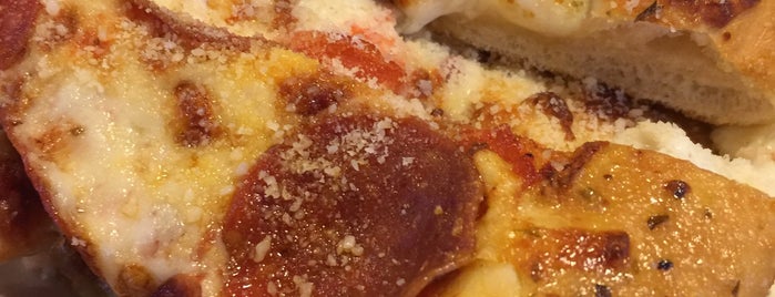 Pizza Hut is one of Posti che sono piaciuti a Percella.