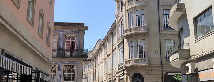 Galerias Lumiére is one of Porto: Coworking Coffee Shops.