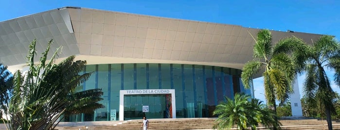 Teatro de la Ciudad is one of Lieux qui ont plu à @im_ross.