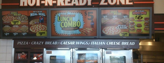 Little Caesars Pizza is one of Lugares favoritos de David.