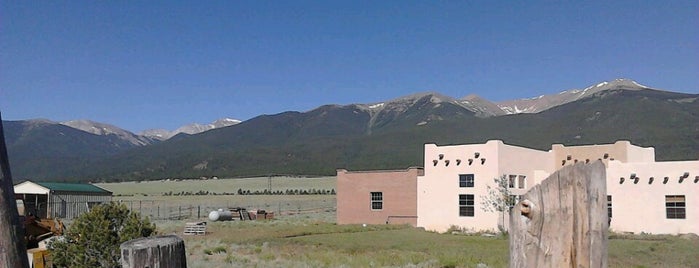 Mountain Motel is one of Zach'ın Beğendiği Mekanlar.