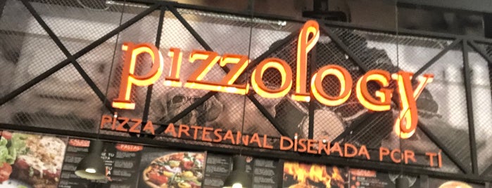 Pizzology is one of Lugares favoritos de Oscar.