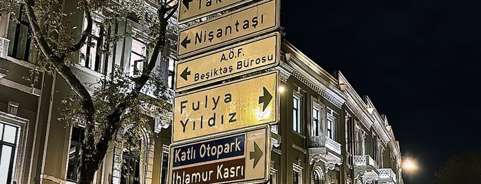 Hane Çikolata & Kahve Akaretler is one of Beşiktaş.